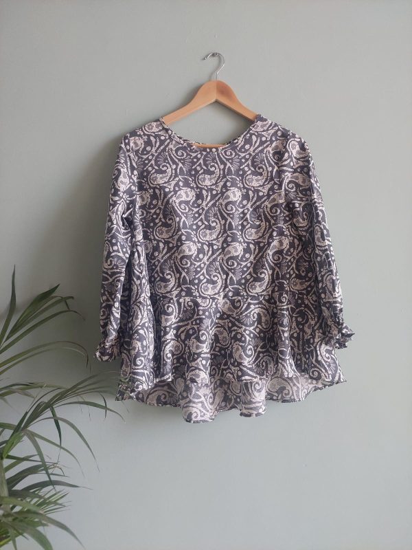 Grey & White printed cotton top - Image 2